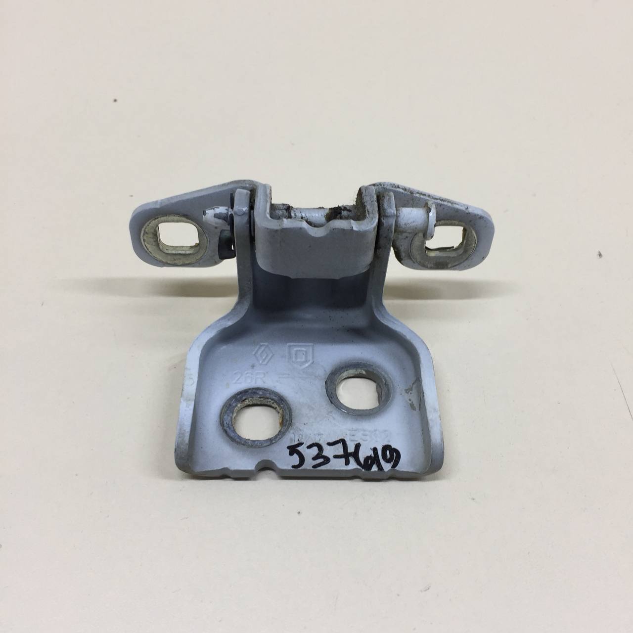 Петля двери задней левой верхняя Renault Duster (HSA, HSM) 2012>