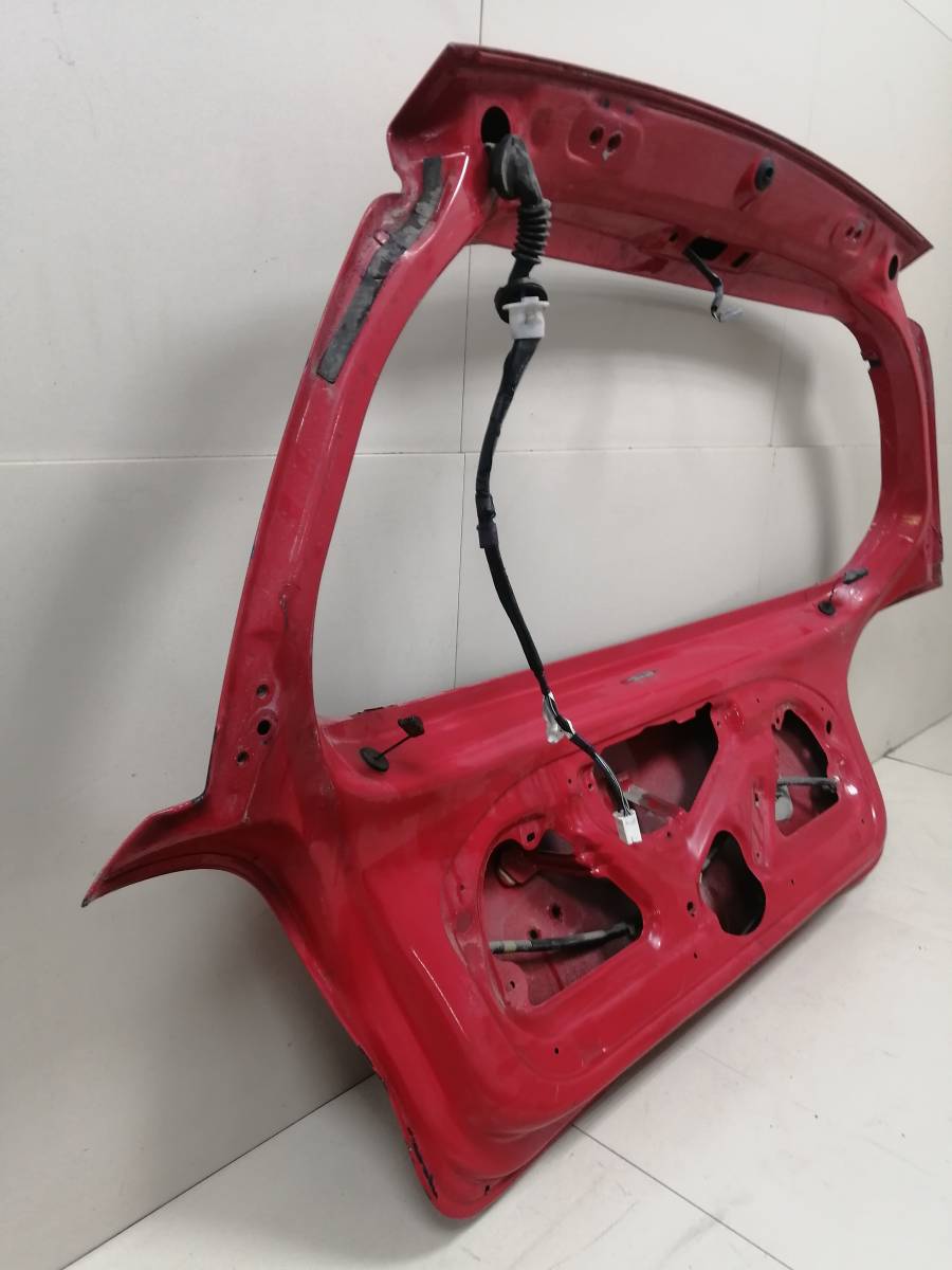 Дверь багажника Toyota Vitz (P10) 1999-2005 Дверь багажника Toyota Vitz (P10) 1999-2005