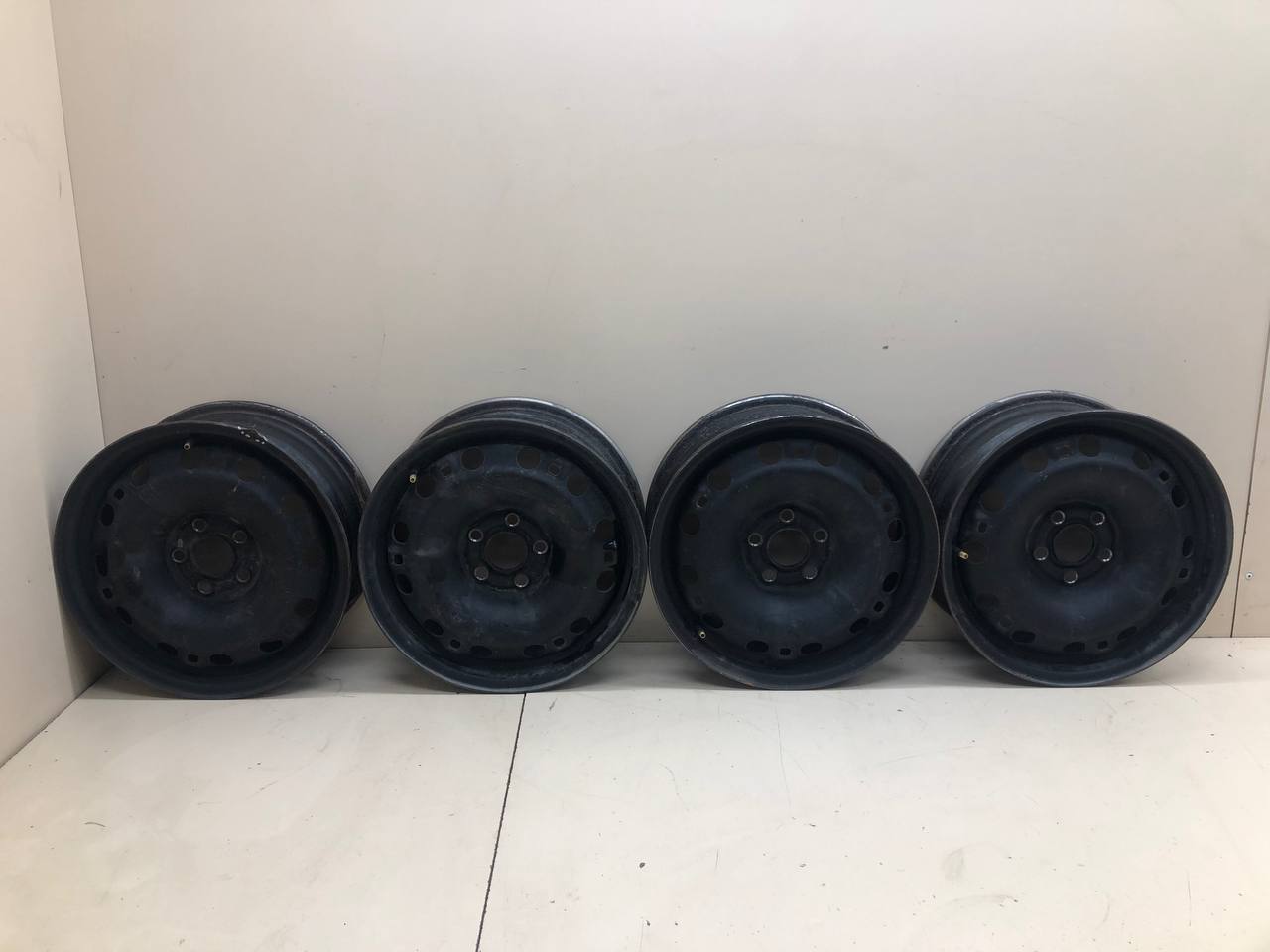 Диски к-кт R15 Штампованные