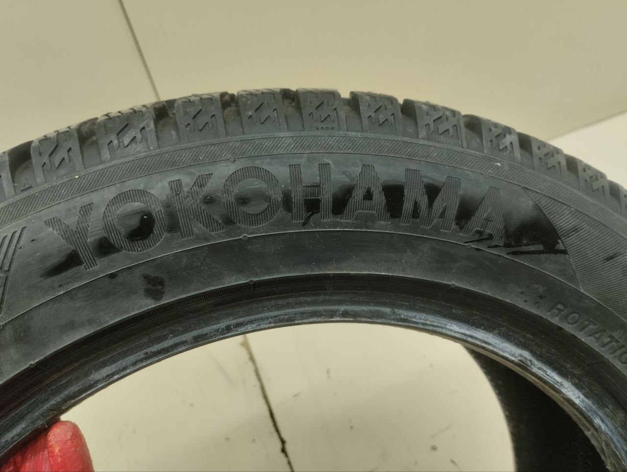 Шины к-кт R16 Зимние шипованные YOKOHAMA  ICE GUARD