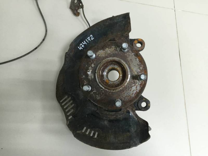Кулак поворотный передний правый Toyota Corolla E150 2006-2013