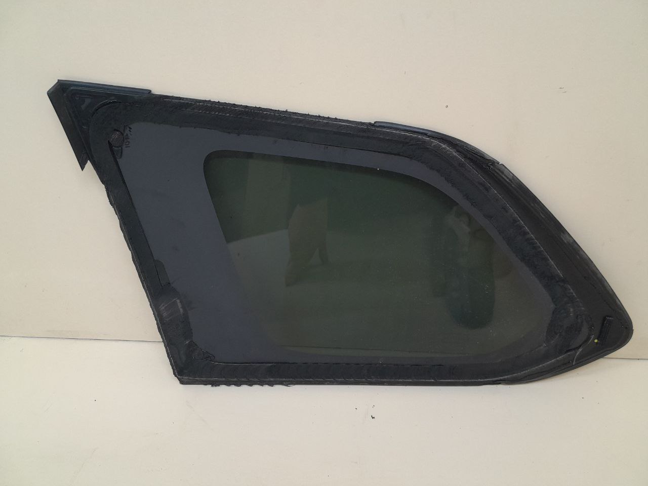 Стекло кузовное глухое правое Mitsubishi Outlander (GF) 2012>