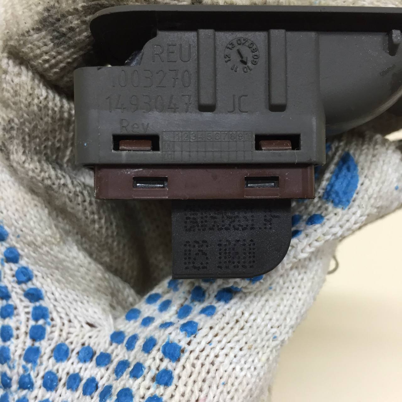 Кнопка открывания багажника Audi Q5 (8R) 2008-2017