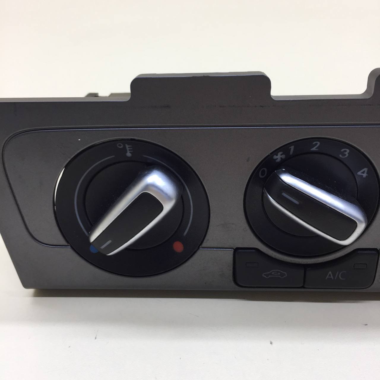 Блок управления отопителем Volkswagen Polo (MK5) 2011-2020