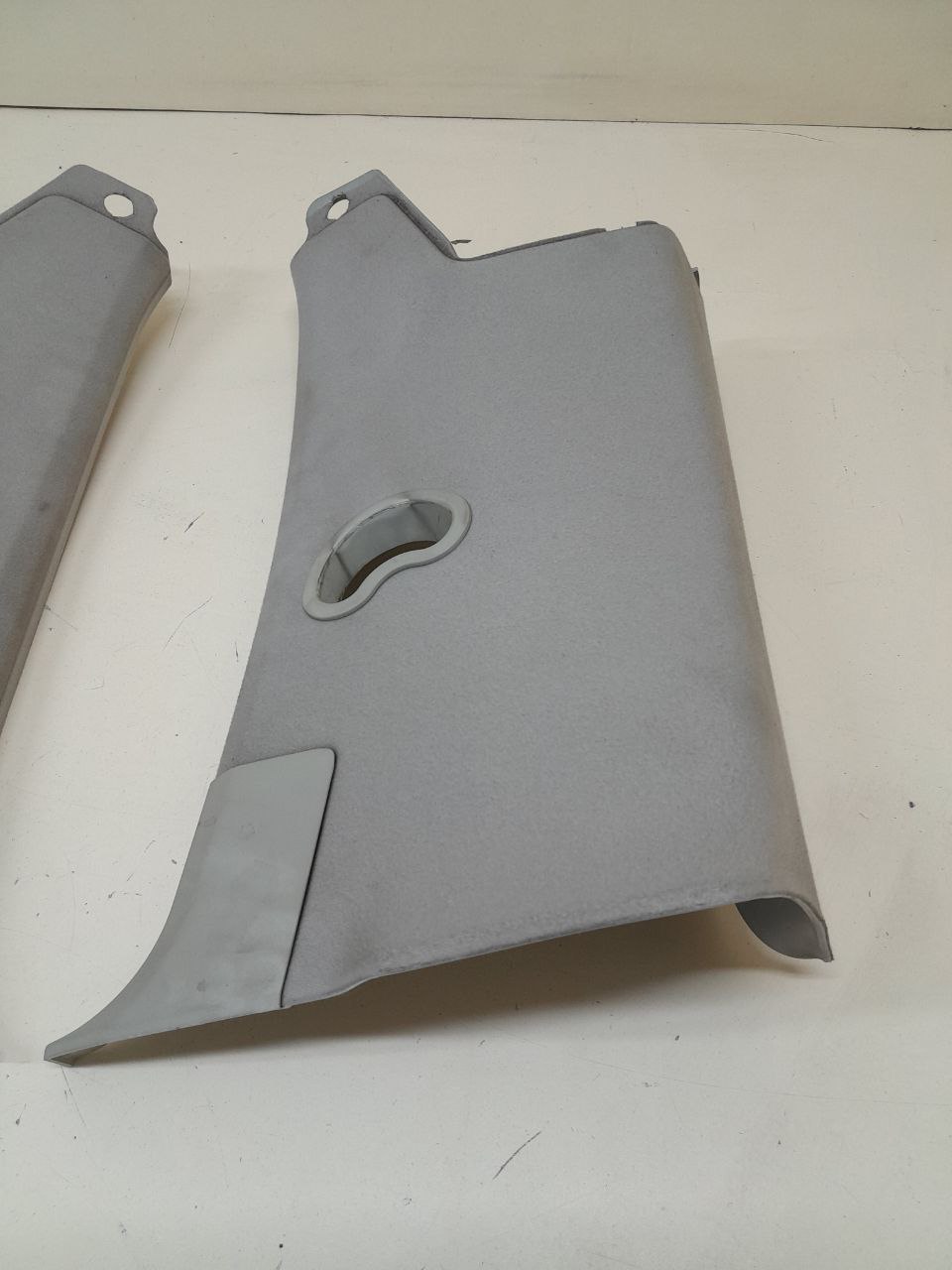 Обшивка стойки Land Rover Discovery 3 (L319) 2004-2009 Обшивка стойки Land Rover Discovery 3 (L319) 2004-2009