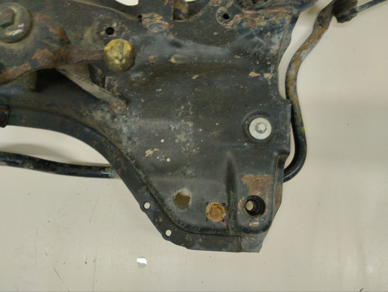 Балка подмоторная Peugeot 206 1998-2012