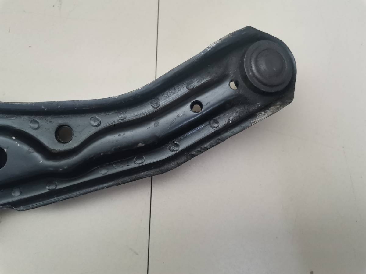 Рычаг передний нижний правый Nissan Sunny (B14) 1993-1999 Рычаг передний нижний правый Nissan Sunny (B14) 1993-1999