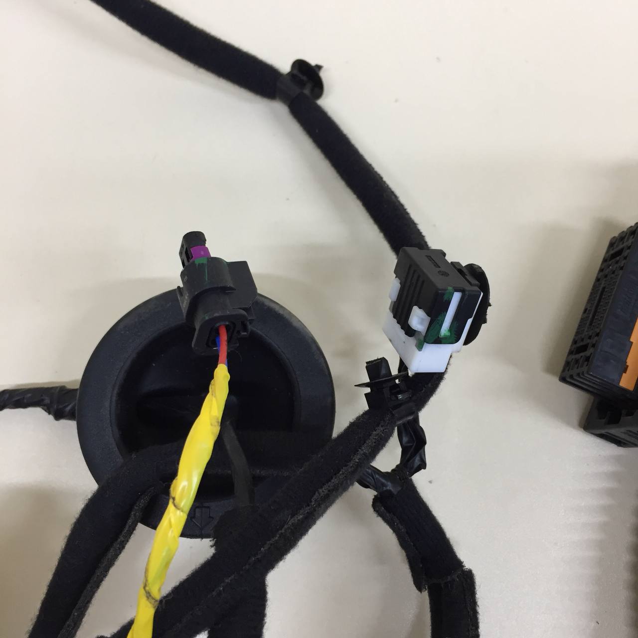 Проводка двери Kia Xceed 2019-2023