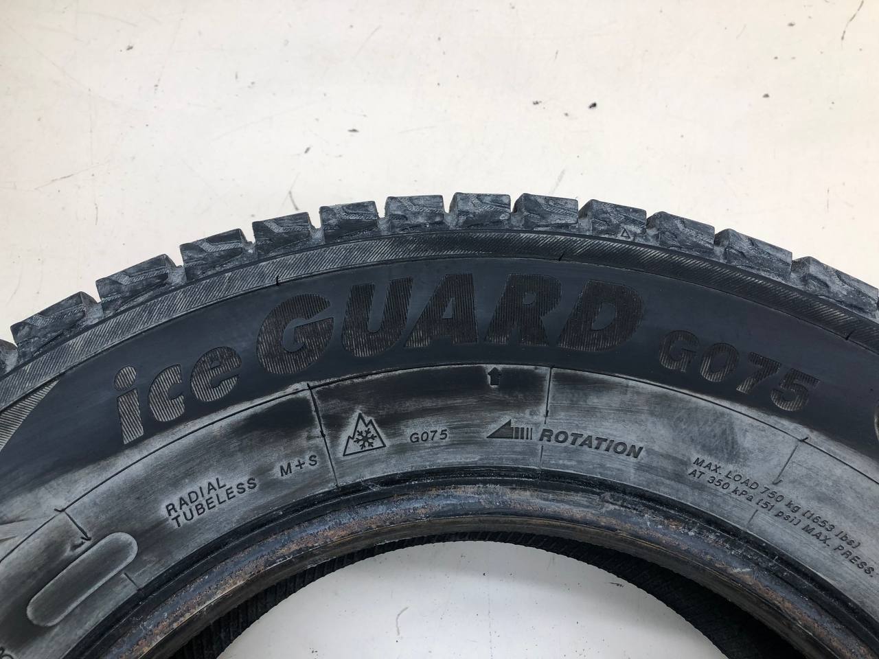 Шины R15 Зимние шипованные Yokohama Ice Guard G075