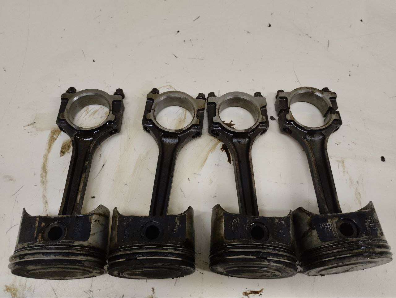 Поршень с шатуном Ford Fusion (JU) 2002-2012