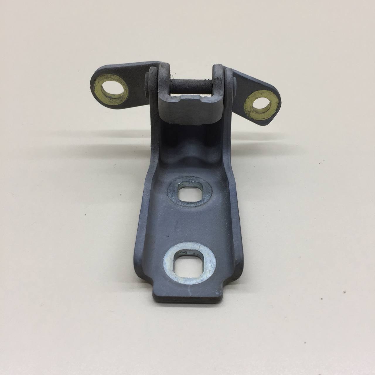 Петля двери передней правой верхняя Chevrolet Cruze (J300) 2009-2016