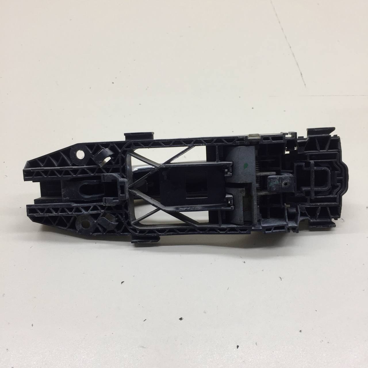 Ручка двери передней наружная правая Volkswagen Polo (MK5) 2011-2020 Ручка двери передней наружная правая Volkswagen Polo (MK5) 2011-2020