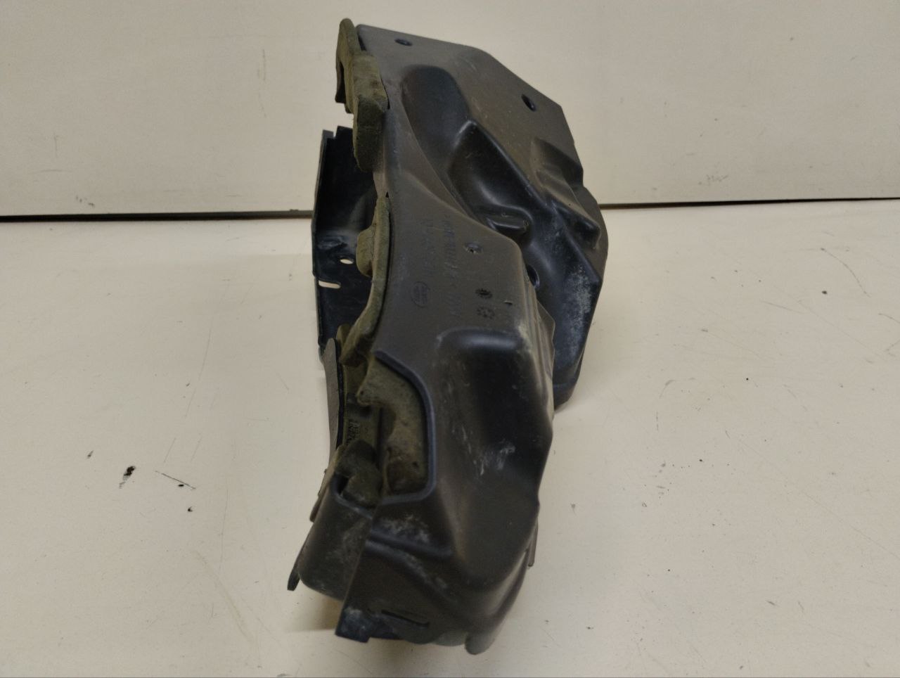 Пыльник (кузов наружные) Land Rover Discovery 3 2004-2009 Пыльник (кузов наружные) Land Rover Discovery 3 2004-2009