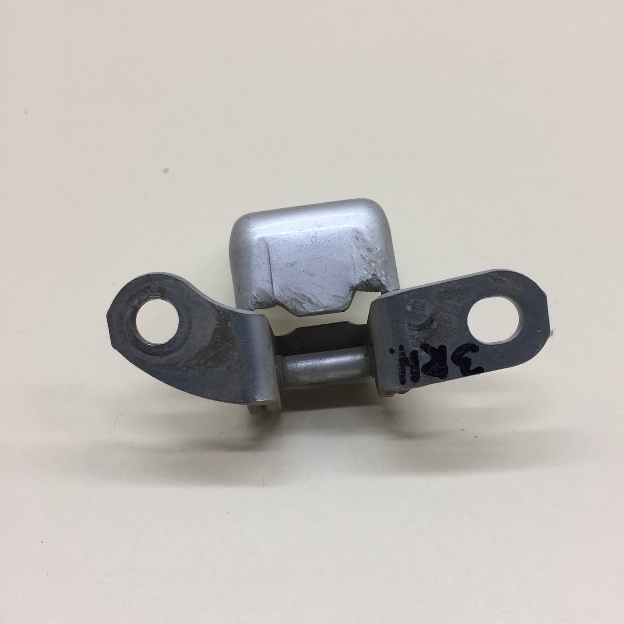 Петля двери задней правой нижняя Toyota Rav 4 (A30) 2006-2013