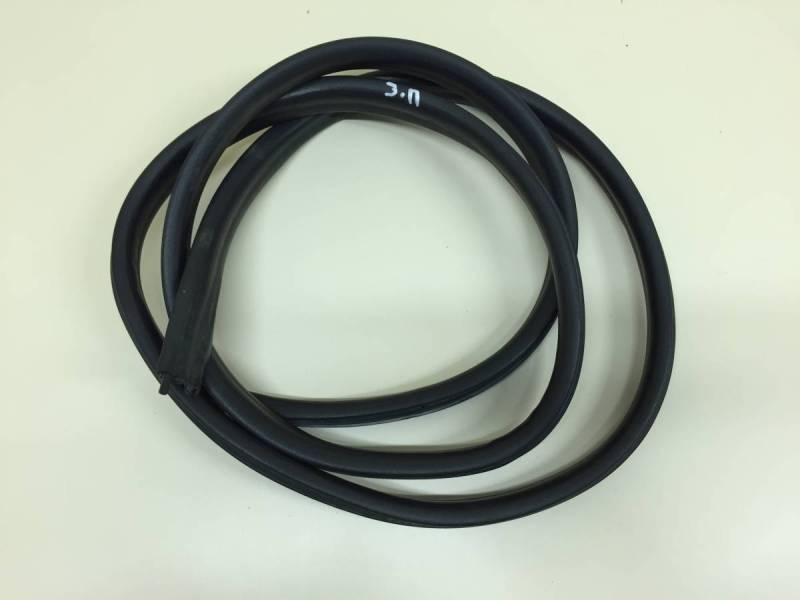 Уплотнитель проема двери задней правой Lada Largus 2012>