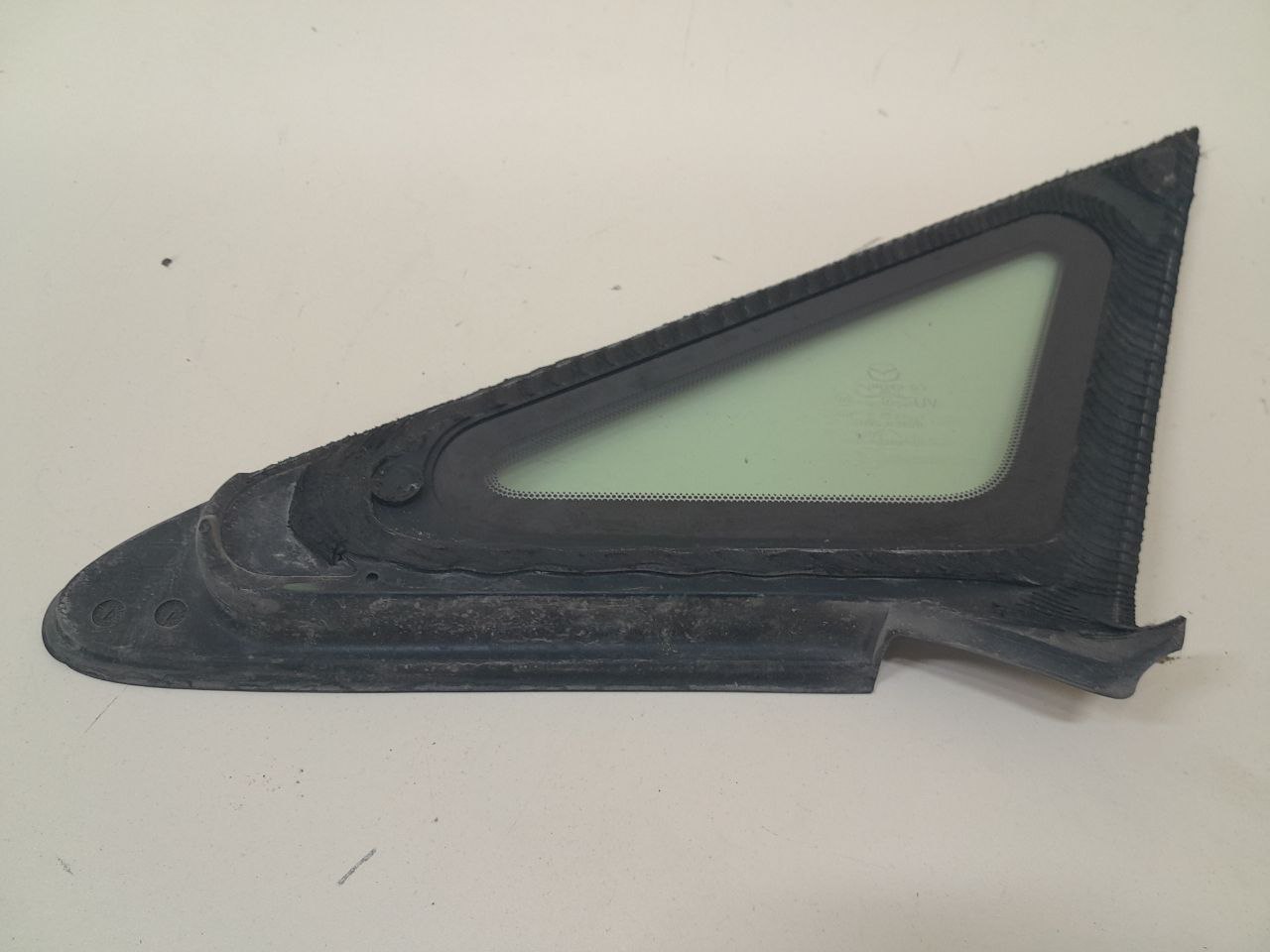 Стекло кузовное глухое правое Mazda CX-7 (ER) 2006-2012