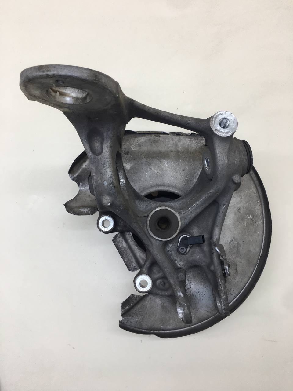 Кулак поворотный задний левый Audi A6 (C7) 2011>