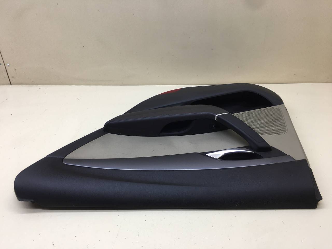 Обшивка двери задней правой Hyundai i40 (VF) 2011>