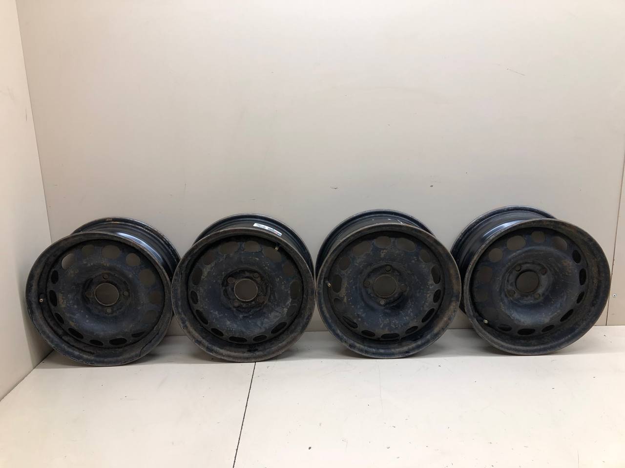 Диски к-кт R15 Штампованные