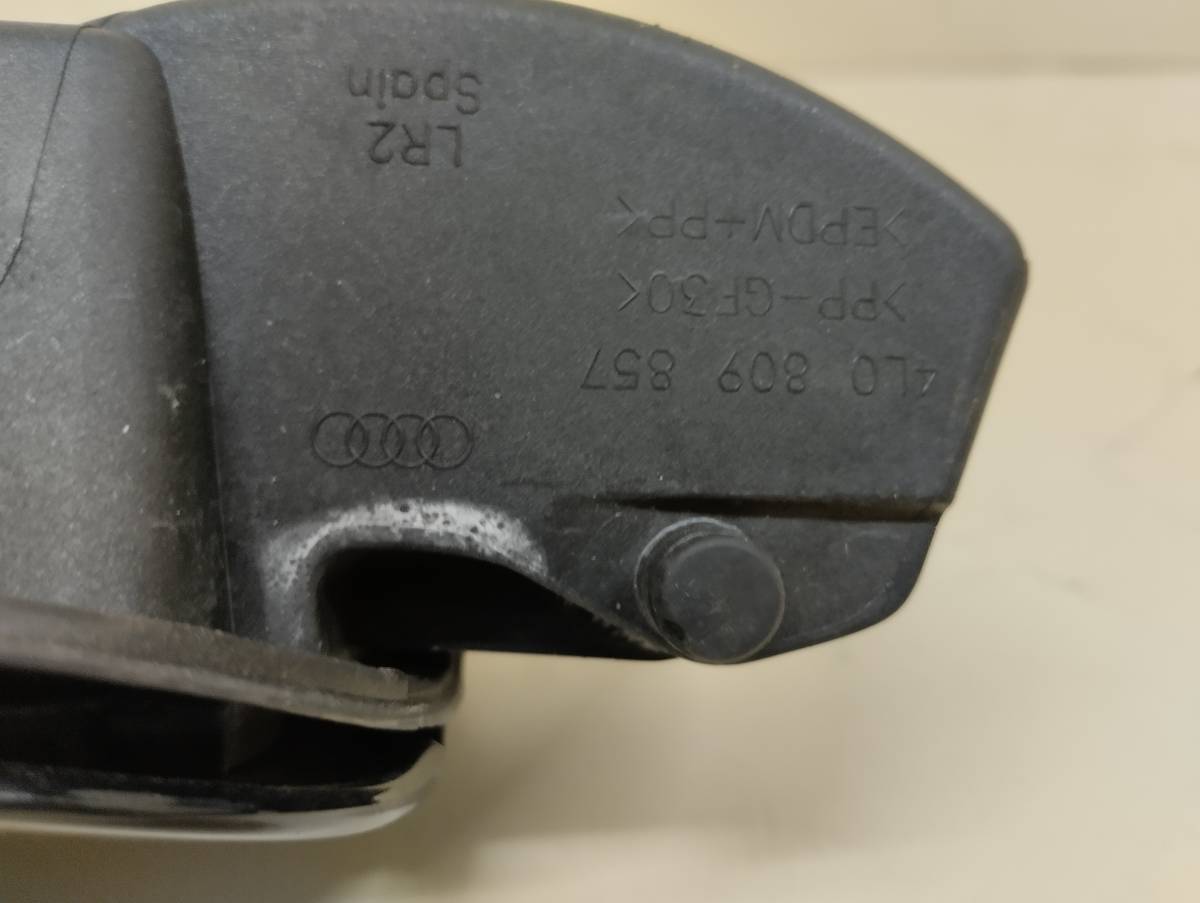 Лючок бензобака Audi Q7 (4L) 2005-2015 Лючок бензобака Audi Q7 (4L) 2005-2015