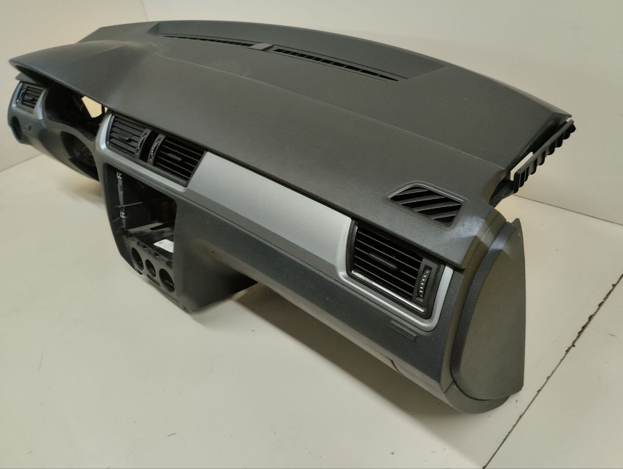 Торпедо Skoda Rapid 2012-2020 Торпедо Skoda Rapid 2012-2020