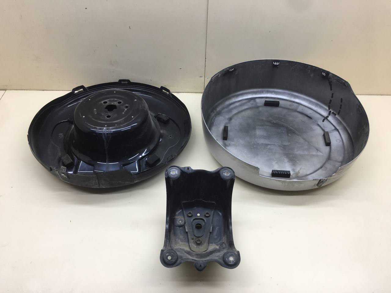 Кронштейн запасного колеса Toyota Rav 4 (A30) 2006-2013 Кронштейн запасного колеса Toyota Rav 4 (A30) 2006-2013