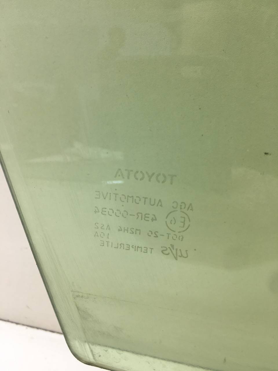 Стекло двери передней правой Toyota Rav 4 (XA40) 2013-2019