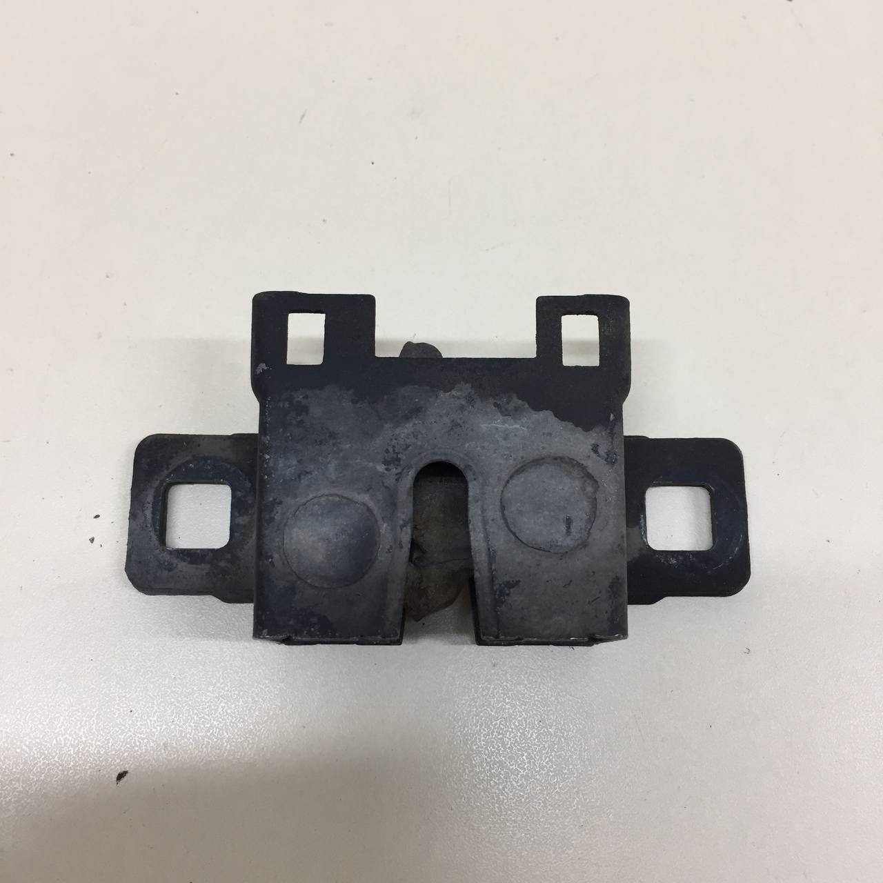 Замок капота Land Rover Discovery 3 (L319) 2004-2009