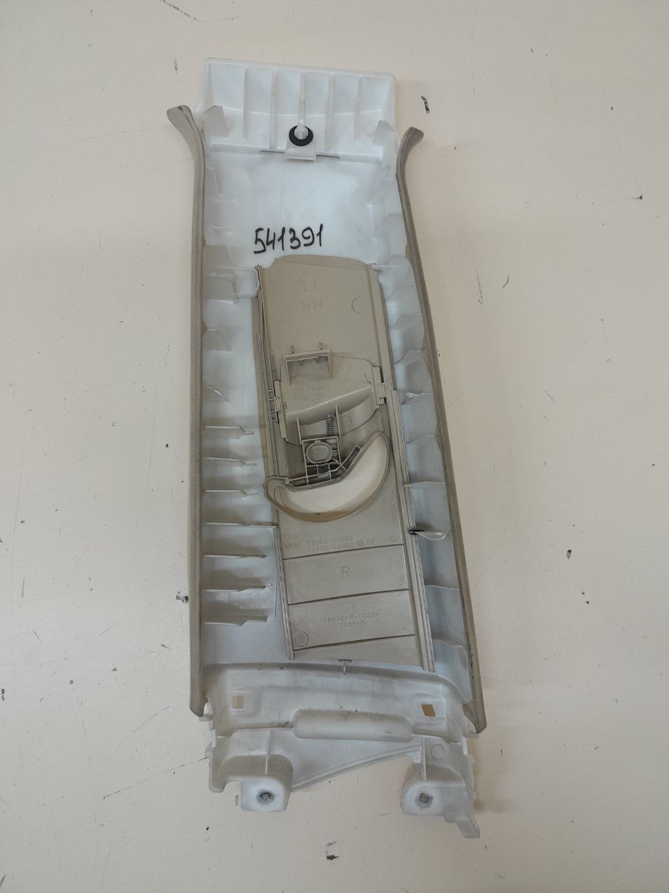 Обшивка стойки Lexus RX 350 /450h (XL10) 2009-2015 Обшивка стойки Lexus RX 350 /450h (XL10) 2009-2015