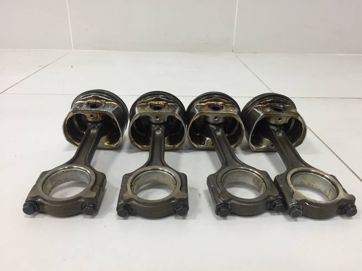 Поршень с шатуном Renault Duster (HSA, HSM) 2012>