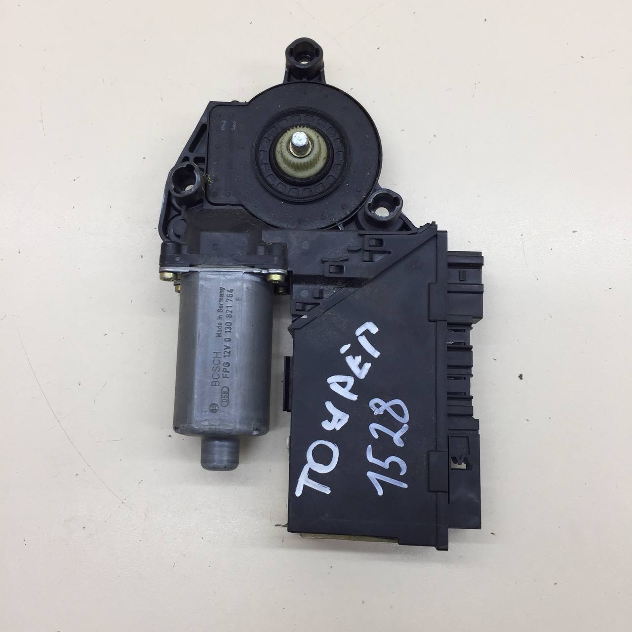 Моторчик стеклоподъемника Volkswagen Touareg (7L) 2002-2010