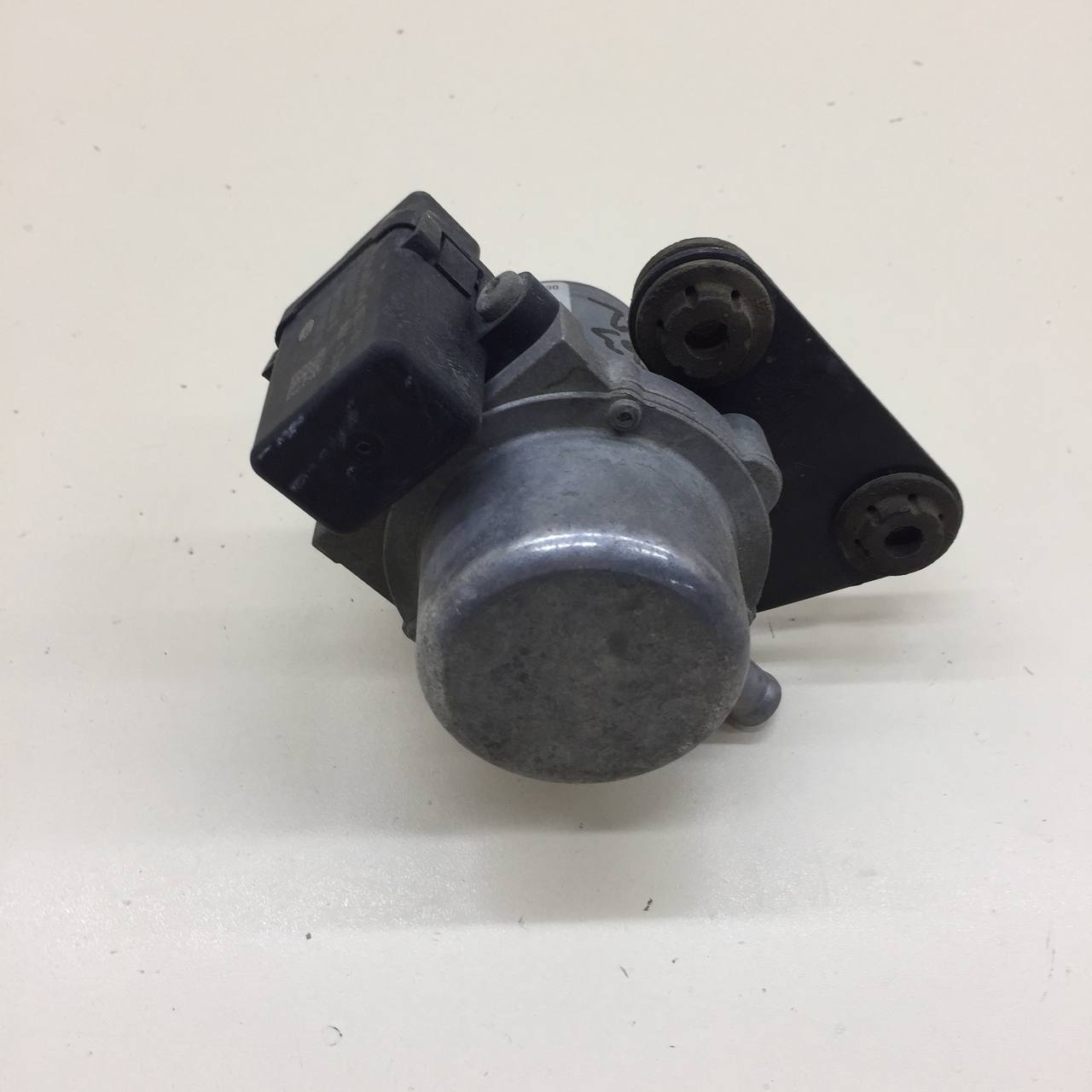 Насос вакуумный Volkswagen Polo (MK5) 2011-2020 Насос вакуумный Volkswagen Polo (MK5) 2011-2020